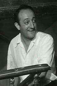 Jean-Marie Amato as le clochard qui ramasse les pièces