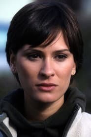 Heidi Lenhart as Mia