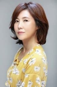Shin Young-jin as Cha Min-kyoung