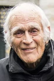 Lars Lunøe as Doctor