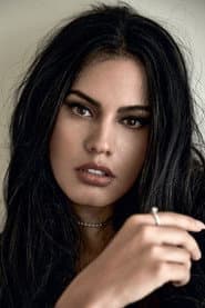 Letícia Lima as Sarelly