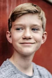 Bertram Bisgaard Enevoldsen as Henry