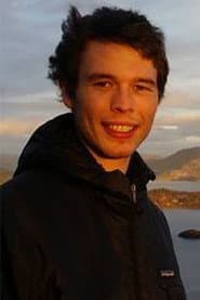 Sondre Sørheim as Iversen