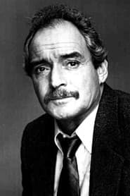 Sandy McPeak as Walter Stennings