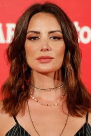 María Hervás as Mari Carmen