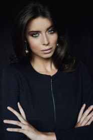 Roxanna Dunlop as Stacey Snyder