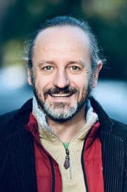 Reinhold G. Moritz as Bernie Windbichler