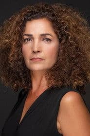 Mihriban Er as Selma