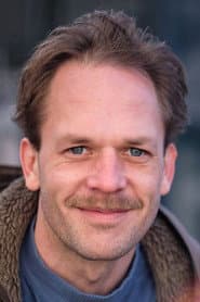 Milian Zerzawy as Michael