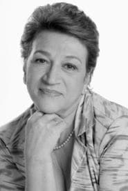 Vicky Hernández as Julia