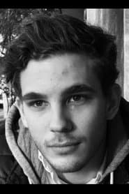 Károly Ascher as Péter