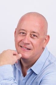 Bogdan Uritescu as Pavel