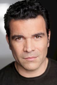 Ricardo Chavira as Enrique