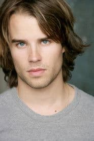 Carson Aune as Justin