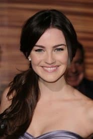 Jonna Walsh as Kelly Reeves