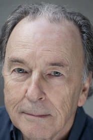 Michael Elwyn as Cecil