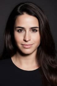 Büşra Pekin as Gülten