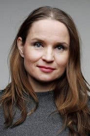 Karoliina Blackburn as Mari