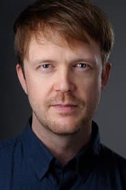 Arttu Kapulainen as Eskon isoveli Juhani