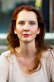 Daniela Schulz as Pia