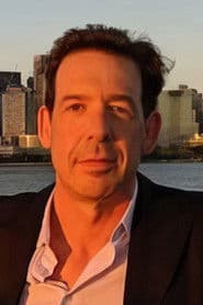 Gregory Cooke as Detective Jeff Bauer