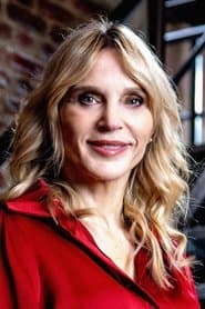 Karlijn Sileghem as Sonja