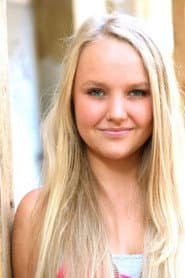 Pia Lautenbacher as Evi