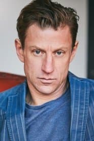 Maxim Mehmet as Valentins Freund