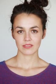Lucie Heinze as Frieda