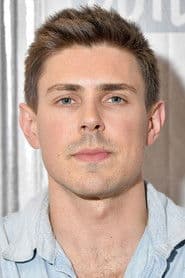 Chris Lowell as Tom Jackson