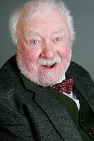Freddie Jones as Thufir Hawat