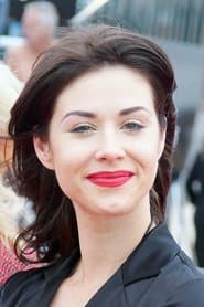 Kestie Morassi as Stacey