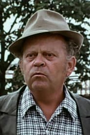 Gerhard Wollner as Kommissar Becker