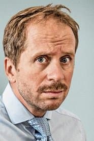 Alberto López as Nandi