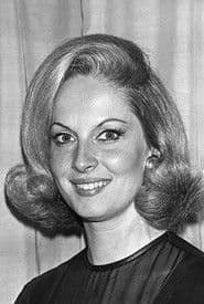 Irán Eory as Alice Taylor