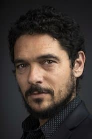 Pablo Molinero as Hernán