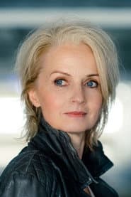 Emanuela von Frankenberg as Mutter Linus