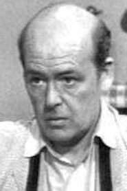 Bill Quinn as Le passager