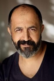 Mehmet Özgür as Şero