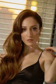 Deniz Gündogdu as Alev