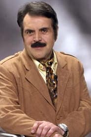 Jorge Vargas as Comandante Espadas