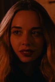 Constance Jérôme as Fausse Alice