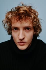 Aliocha Schneider as Victor