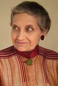 Lucia Ragni as zia Augusta