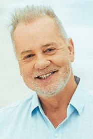 Luiz Fernando Guimarães as Rui