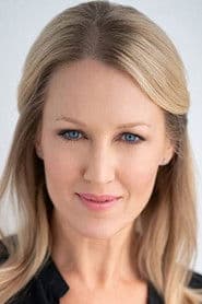 Michelle Davidson as Lisa the real estate agent