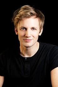 Guido Balzaretti as Hall