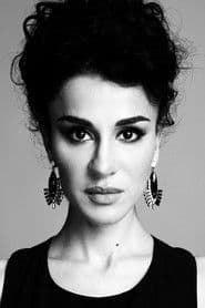 Layla Alizada as Lucy