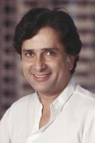 Shashi Kapoor as Munna / Vijay Kumar
