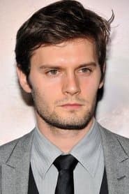 Hugo Becker as Julien Bergeron